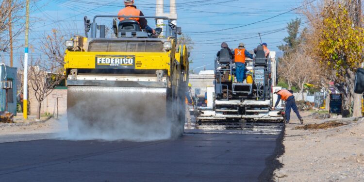Rawson pone en marcha un fuerte plan de pavimentación y recuperación de sus calles
