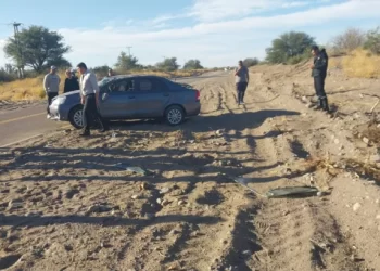 Impactante accidente en Valle Fértil: una docente fue asistida tras volcar sobre la Ruta 510