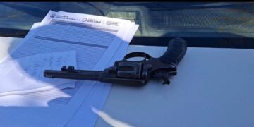 Circulaba por el Barrio CGT y llevaba un arma de fuego oculta: terminó detenido