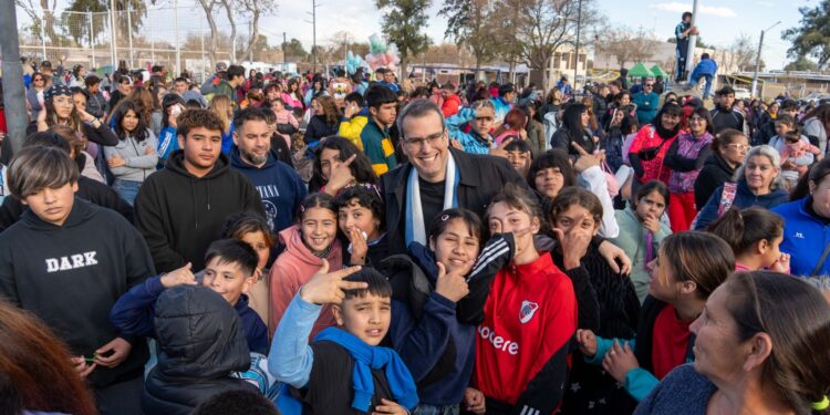 Más de 3.000 personas dieron inicio a los festejos por el Día del Niño en Rawson