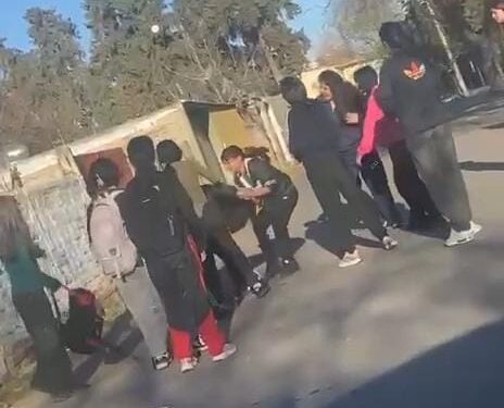 Video: una pelea entre adolescentes generó momentos de tensión en Caucete