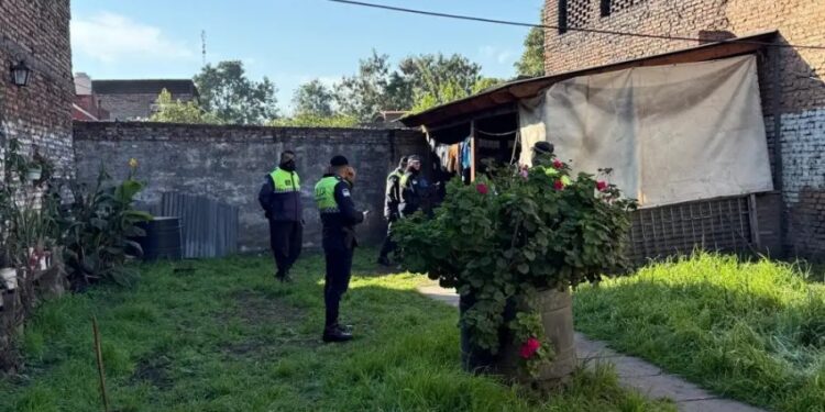 Qué decía la carta del hombre con domiciliaria que mató a su hijo y se suicidó