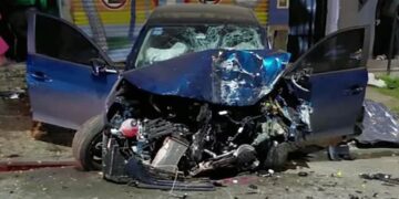 Tragedia: una mujer murió en el acto en brutal choque contra un negocio