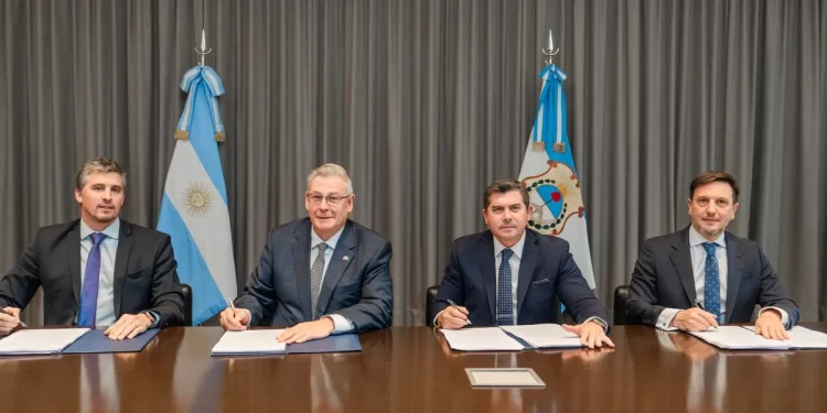Orrego logró que Vicuña adelante US$ 250 millones para financiar infraestructura en San Juan