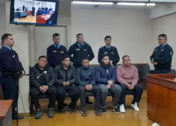 Prisión preventiva para un policía por la brutal golpiza a un joven en la Comisaría 31