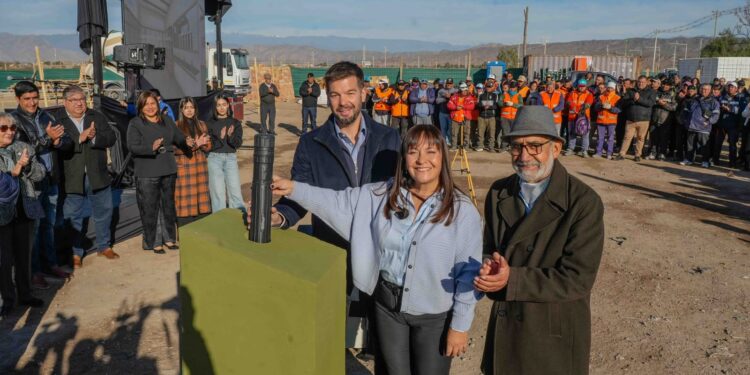 Chimbas puso en marcha una obra histórica: construyen su primer Polideportivo Techado