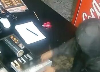Asaltaron por cuarta vez una hamburguesería en un raid delictivo exprés