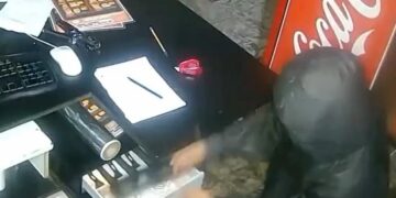 Asaltaron por cuarta vez una hamburguesería en un raid delictivo exprés