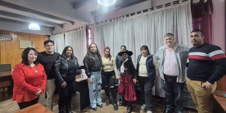 Gran Peña de la Academia Pilchas Gauchas: concurso de danza, premios en efectivo y figuras nacionales