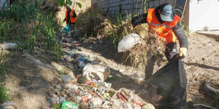 Continúan los operativos de limpieza y mantenimiento en distintos sectores de Chimbas