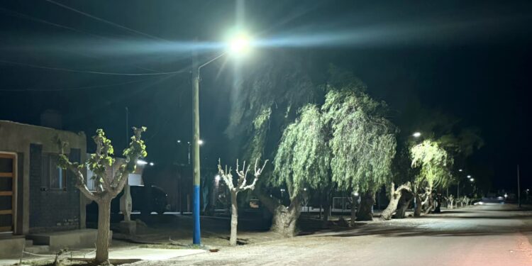 Las Chacritas: Villa Las Rosas ya cuenta con iluminación 100% LED