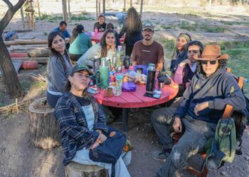 Chimbas celebró la primavera con una tarde de trabajo, naturaleza y comunidad en El Mogote