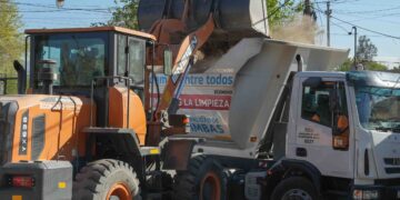 Chimbas refuerza la prevención: limpiaron los canales de El Mogote Viejo para evitar desbordes