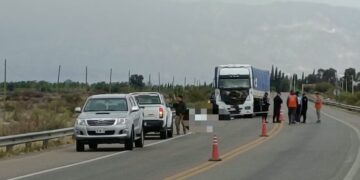 Identificaron al motociclista que murió tras ser atropellado por un camión en la Ruta 20