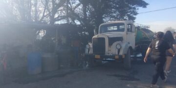 Zonda y fuego en Caucete: cuatro viviendas afectadas y familias evacuadas