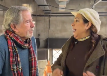 Noche de gala en Albardón: Claribel Medina y Pablo Alarcón presentan la comedia “Es Complicado”