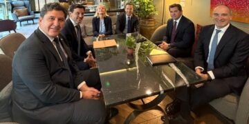 Orrego expuso sobre energía y minería ante inversores europeos en París