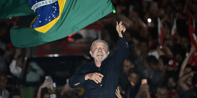 Lula da Silva ganó un histórico balotaje a Flávio Bolsonaro