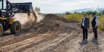 Albardón: la Municipalidad e Hidráulica ejecutan tareas de limpieza en el Río Diaguitas Piedritas