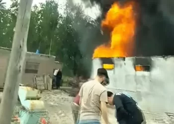 Caucete: incendio en una finca frente a una escuela generó preocupación