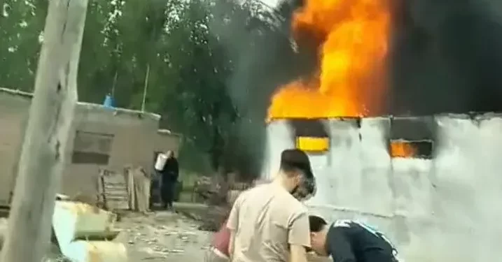 Caucete: incendio en una finca frente a una escuela generó preocupación