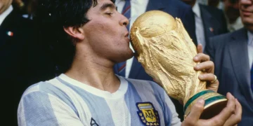 El cumpleaños de Diego Maradona: la fecha patria del fútbol que mantiene viva la leyenda del ’10’
