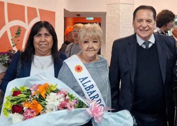 Juan Carlos Abarca felicitó a Sonia Sánchez tras su paso por la Elección de la Reina del Adulto Mayor