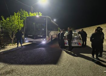 Le robó el celular a un colectivero de la RedTulum y lo atacó con un cuchillo y un machete