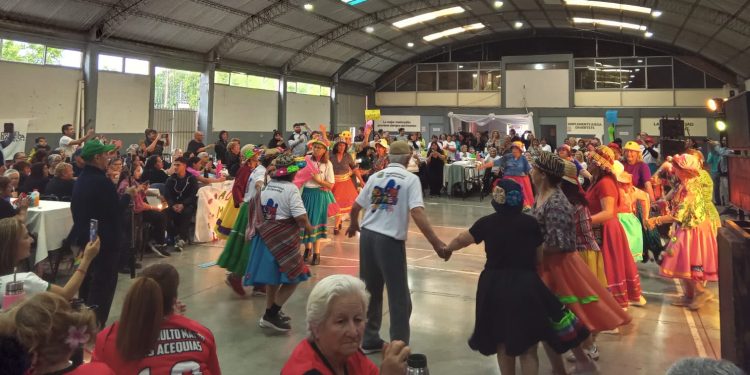 Adultos mayores de San Martín participaron de un encuentro interdepartamental en Caucete