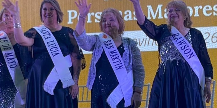 María Esther Pezé brilló en la Elección Provincial de la Reina de las Personas Mayores