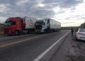 Alerta en la Ruta 141: un camión quedó varado y hay media calzada cortada