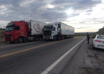 Alerta en la Ruta 141: un camión quedó varado y hay media calzada cortada