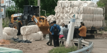 Las Casuarinas: el esfuerzo de vecinos evitó que el fuego destruyera un camión