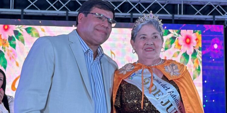 Emoción en 9 de Julio: María Sabina Muros fue elegida Reina del Adulto Mayor