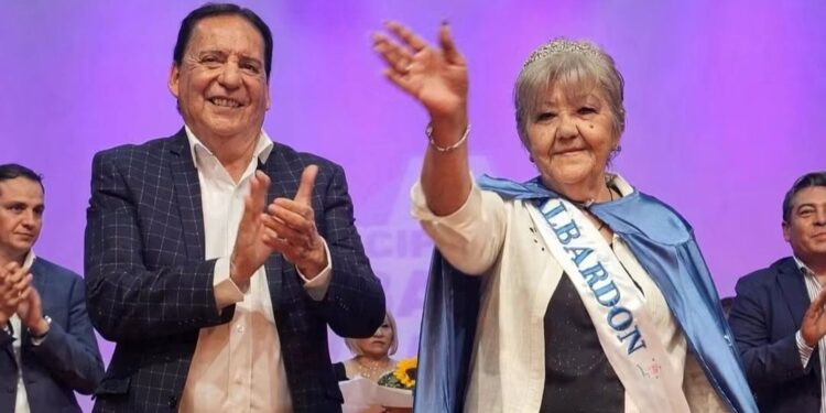 Albardón coronó a Sonia Sánchez como nueva Reina del Adulto Mayor